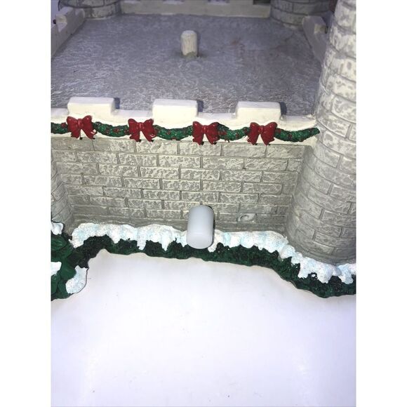 2011 Bradford Exchange Disney's Christmas at Cinderella Castle Globe Base Music - Picture 11 of 11